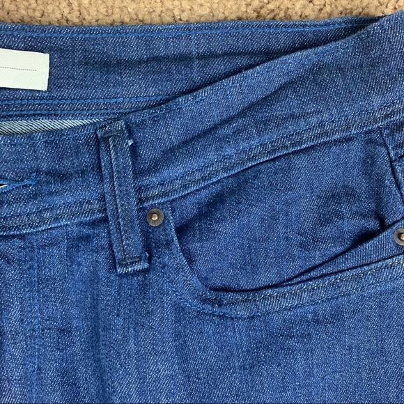 Levi’s Medium Wash Bermuda Shorts - Picture 4 of 8